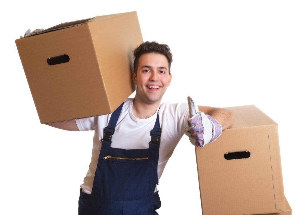 Ein Mitarbeiter trägt Umzugskartons und signalisiert eine erfolgreiche Entrümpelung in Hagen mit strukturierter Arbeitsweise und professionellem Ablauf.